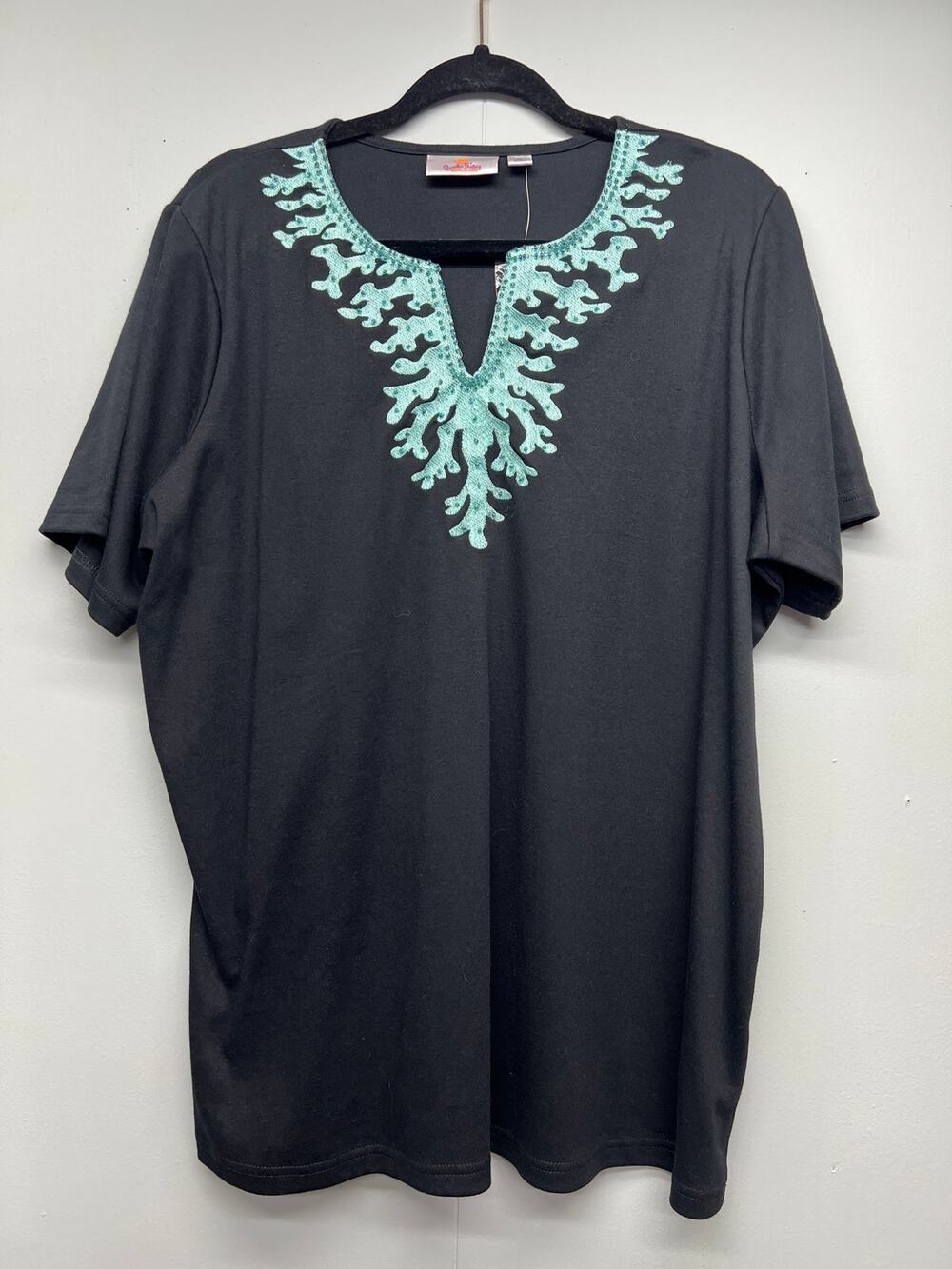 Quacker Factory Embroidered Beaded Black Top Womens 1X Stretch Dark Boho Fairy